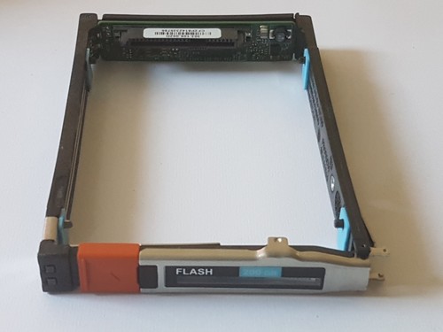EMC Protech 100-564-937 02 / 303-106-002D 2,5" SAS/SATA Adapterrahmen 200 GB