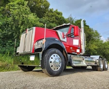 Kenworth W990 2020, 605 Cummins, 18 Speed, 46K Rears, Full Locker, Red/Black