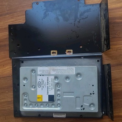 2006 Range Rover HSE Harman Kardon Logic 7 Amplifier OEM XQK500105 W Bracket 