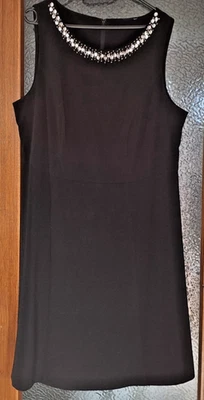 105 - Elegantes Etuikleid schwarz Gr. XL gefüttert mit Perlen- und Steinbesatz - Bild 1 von 3