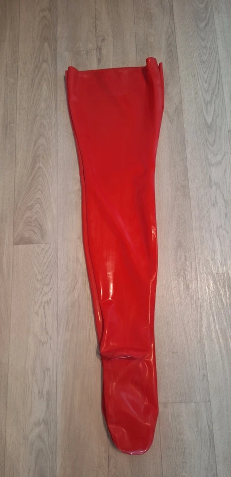 Latex Stockings Red - Bild 2 von 2