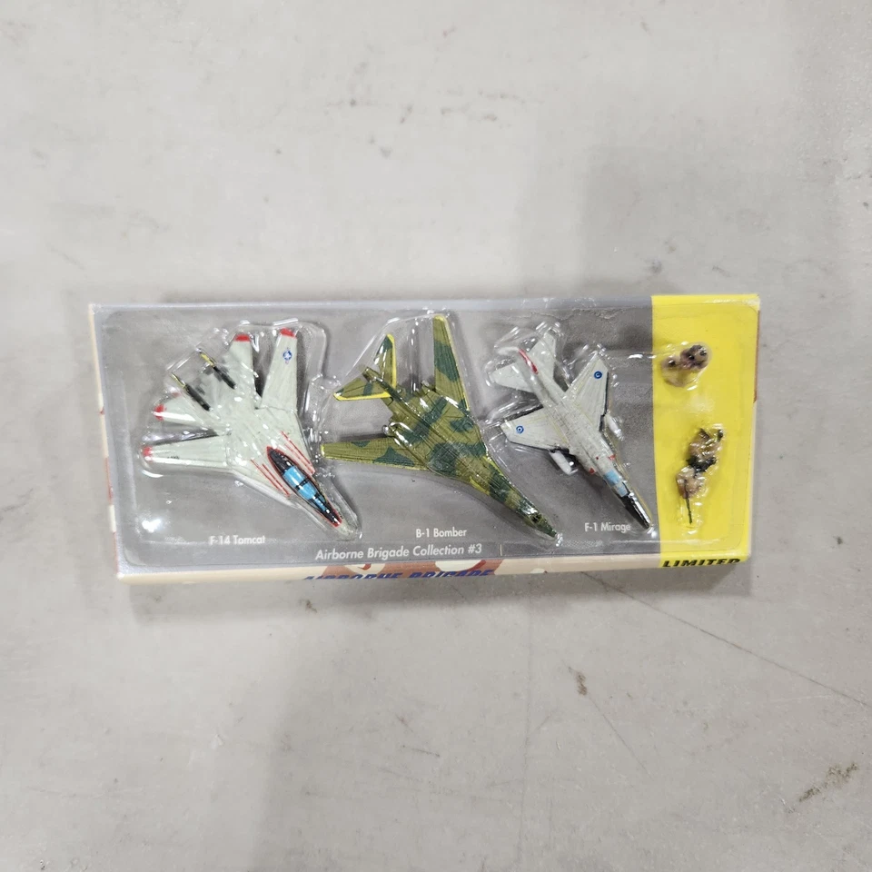 Micro Machines 7000 Military Collection - Airborne Brigade #3 - A17 - Image 2 of 2