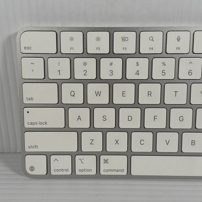 キーボード Magic Keyboard with Touch ID A3118 Apple Magic Keyboard with Touch ID and USB-C (A3118) - Excellent