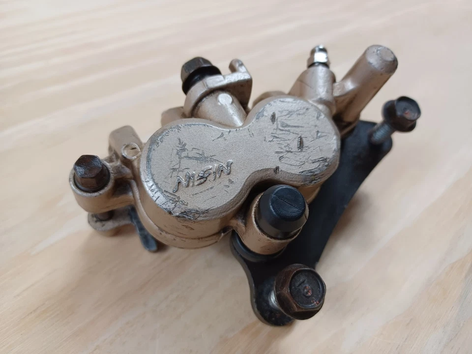 PINZA DE FRENO DELANTERA HONDA VFR 400 NC24 1986-1992 LH ORIGINAL OEM Foto 2 de 4