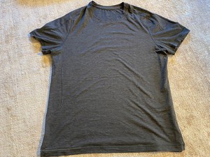 Men S Lululemon Wet Dry Warm Dark Gray Athletic Workout Running T