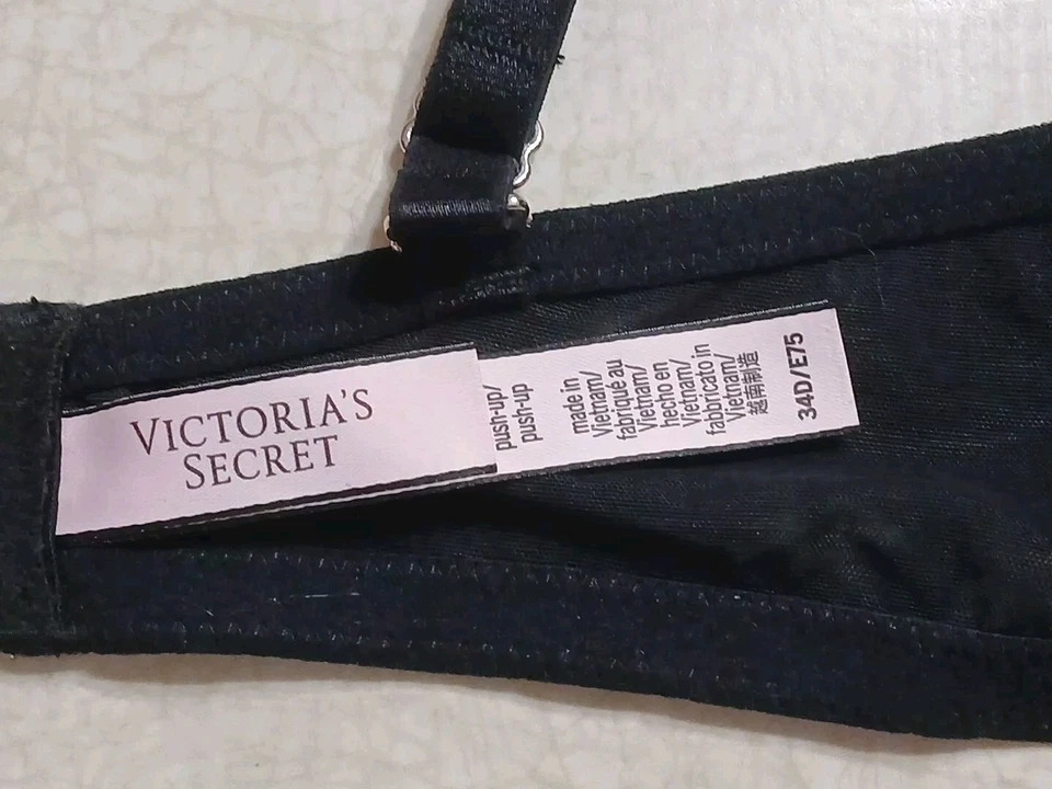 Sujetador push up Victoria's Secret 34D negro plata estrellas Foto 4 de 4