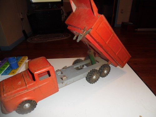 Wyandotte pressed steel side dump truck 23"-81/2"-8" red missing front grille - Picture 5 of 14