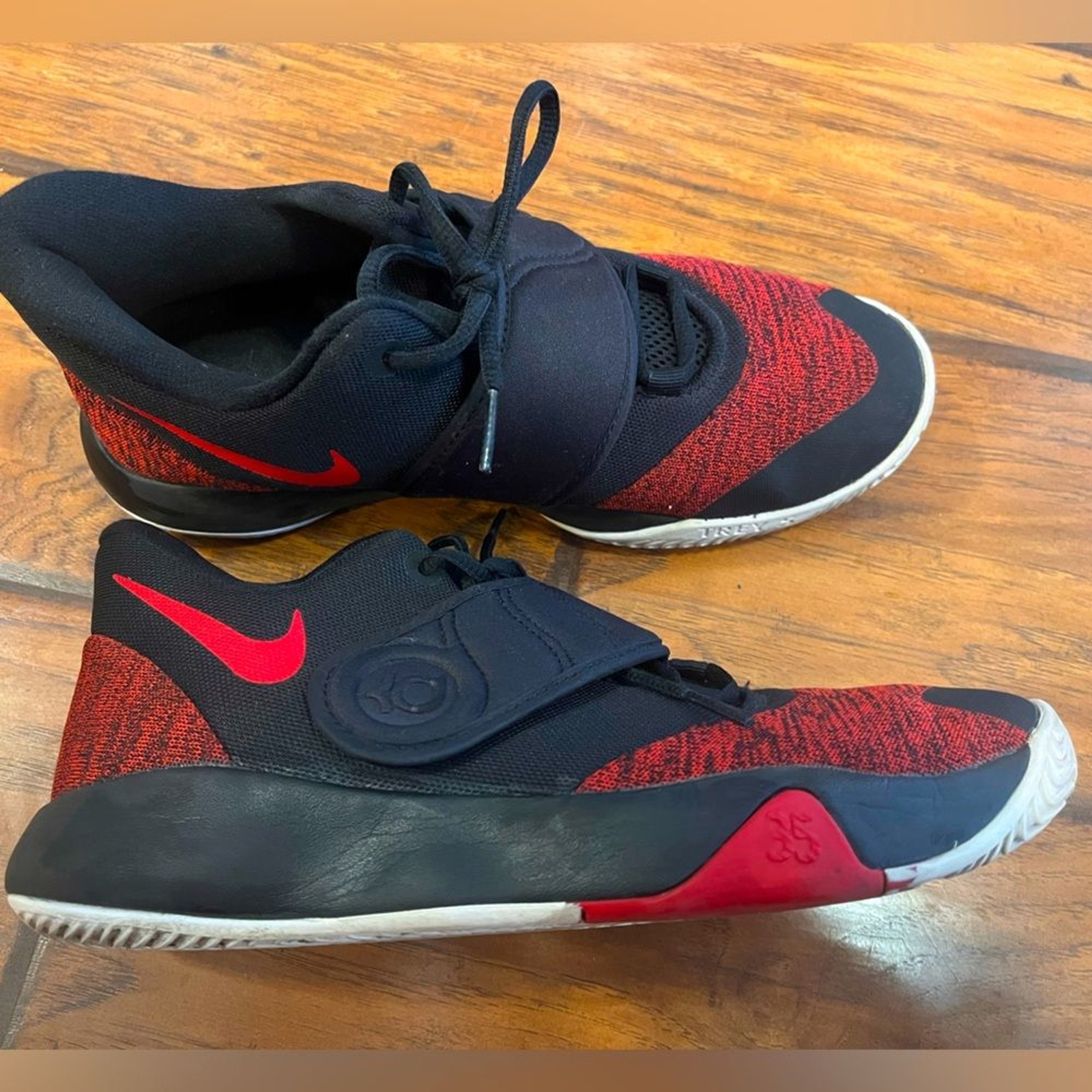 Youth Size 6 Red Black Kevin Durant Sneakers