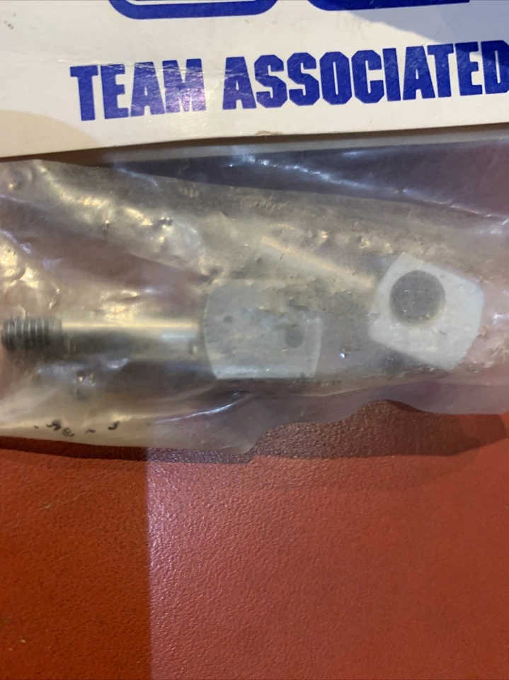 BLOQUES DE DIRECCIÓN Y EJES RC AE 2652 TEAM ASOCIAN RAROS PRINCIPIOS ESCALA 8 Foto 3 de 4