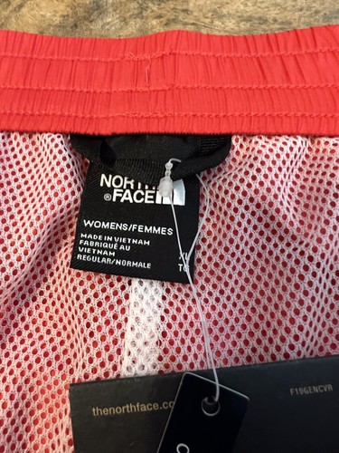 The North Face Women’s Size X-Large Outline (Swim) Short Horizon Red Pockets - Picture 9 of 9