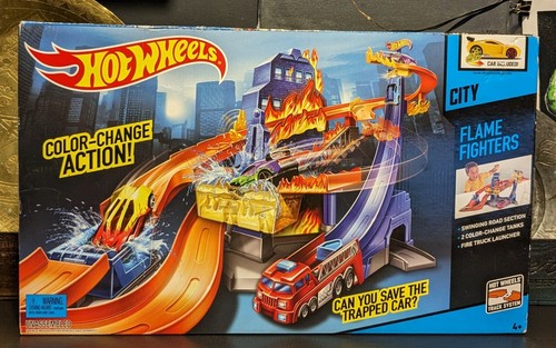 Hot Wheels 2014 Color Shifters Flame Fighter Playset Auto Inclusa - NUOVO E SIGILLATO