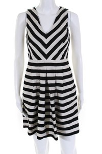 Banana-Republic-Womens-Sleeveless-V-Neck-A-Line-Above-Knee-Black-Dress-Size-S