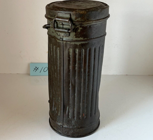 Original WW2 German Gas Mask Canister Case Box Wehrmacht from BATTLEFIELD #10 - Picture 3 of 24