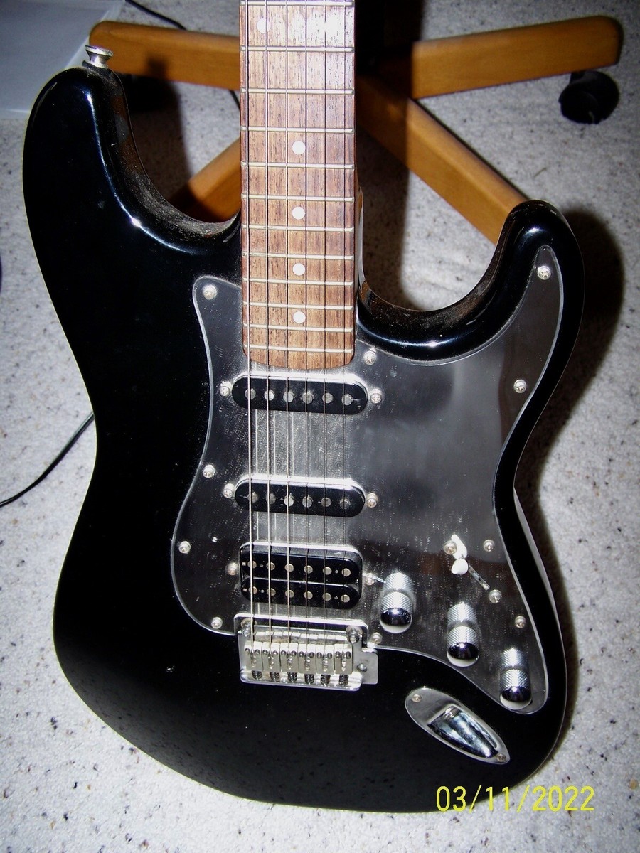 ギター Squier Standard Stratocaster BLK ギター Squier Standard Stratocaster BLK Squier Standard