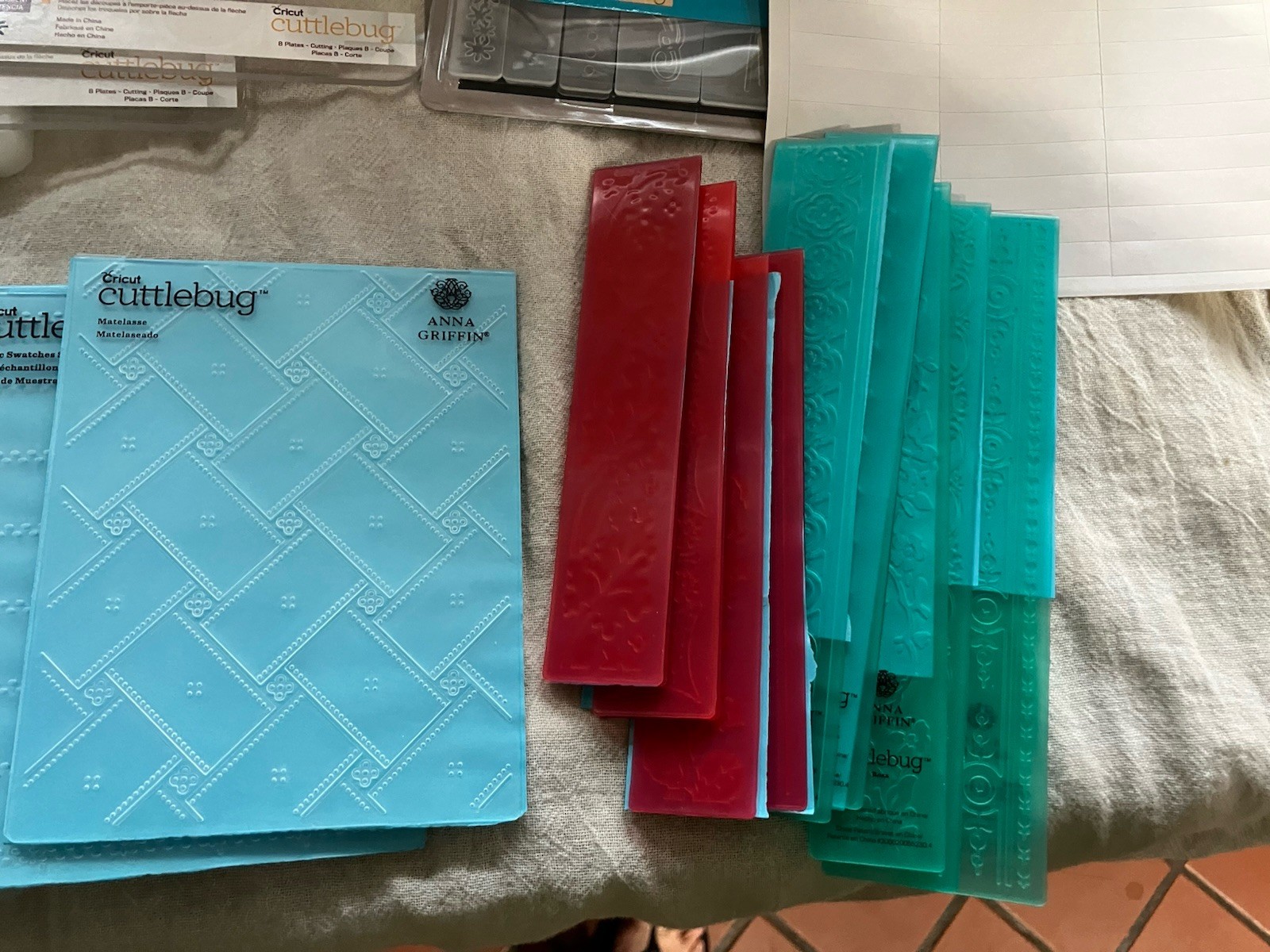 30+ Piece Large Lot Of Anna Griffin Cricut Cuttle Bug  Embossing Borders & Cards