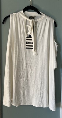 NWT Rain Ivory Knit Cold Shoulder Top Short Sleeves Stretchy V Neck Medium