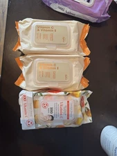 Vitamin C & E Facial Cleansing Wipes 3-Pack