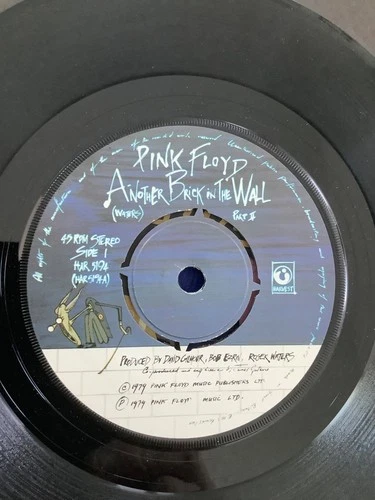 PINK FLOYD   ANOTHER BRICK IN THE WALL   7” vinyl. 1979. Harvest