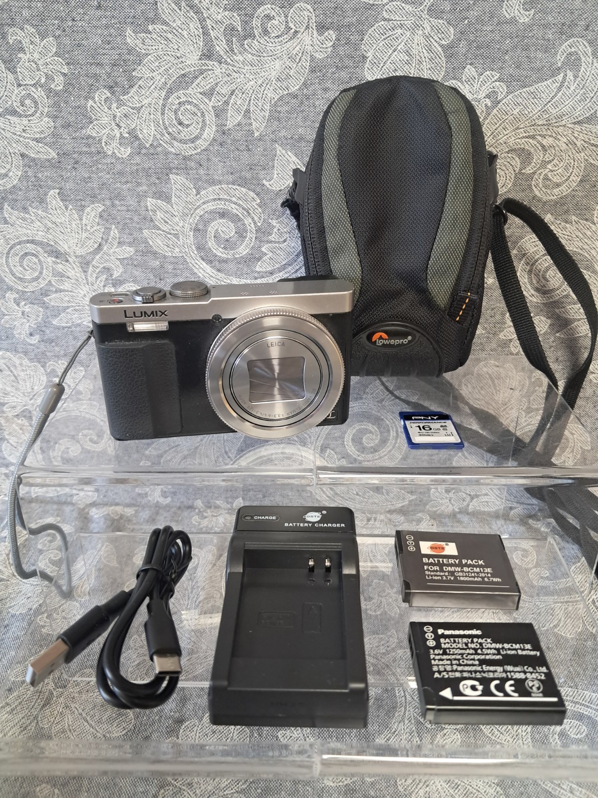 [N. MINT] Panasonic Lumix DMC-TZ70 Digital Camera Leica 30x Zoom Lens - BUNDLE 