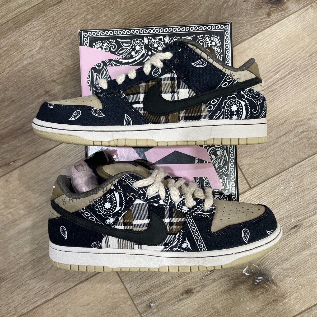 NIKE DUNK SB Travis DUNK Cactus Jack新同品 Travis Scott x Nike SB Dunk Cactus Jack for 2020