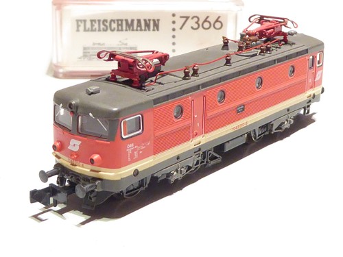 Fleischmann N 7366 ÖBB 4achsige Elok 1043 010 6 rot elfenbein OVP G474