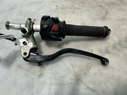 18-24 DUCATI PANIGALE V4 V4S MANILLAR LATERAL IZQUIERDO CLIP EN CONTROLES EMBRAGUE - Imagen 3 de 4