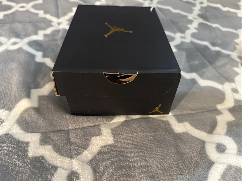 *NUEVO* NIKE AIR JORDAN 1 RETRO HIGH OG (TD) ROJO UNIVERSITARIO PARA NIÑOS PEQUEÑOS (FD2598 602)👍 Foto 4 de 4