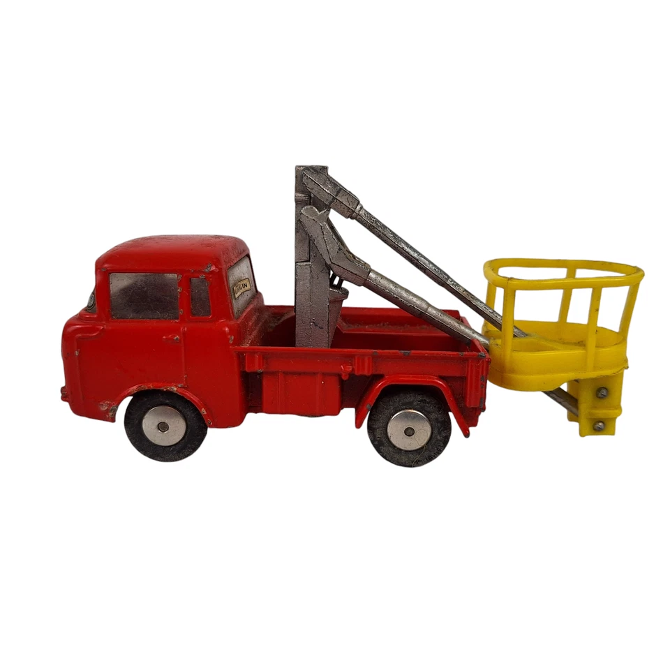 Литая винтажная красная гидравлическая воздушная платформа для грузовика Jeep FC-150 Corgi Toys 409 - Изображение 2 из 4