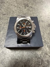 Lorus Chronograph 100m Herrenarmbanduhr – Edelstahl – Sportlich & Robust