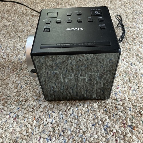 Sony ICF-C1PJ Alarm Clock Radio with Time Projector and Nature Sounds GUC MC9 - Picture 2 of 4