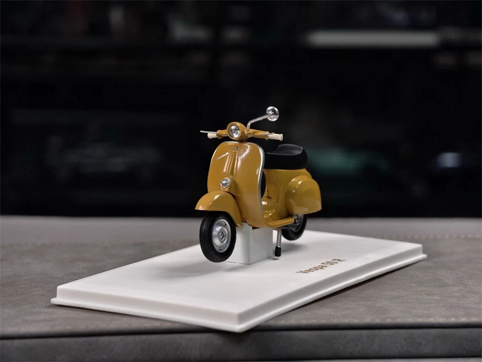 Norev 1/18 Scale Vespa 50R Yellow Motorcycle Diecast Model Toy Gift - Bild 2 von 4