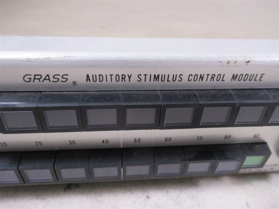 Módulo de control de estímulo auditivo GRASS S10ASCMB dispositivo de laboratorio de montaje en rack  Foto 2 de 4