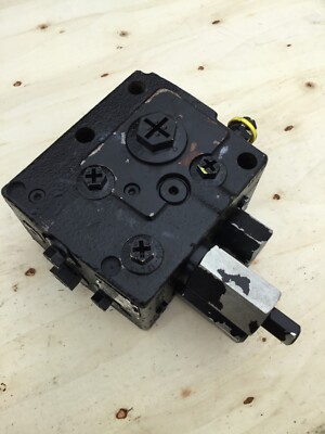 ORIGINAL JCB MASTER PRIORITY VALVE P/N 400/D8263