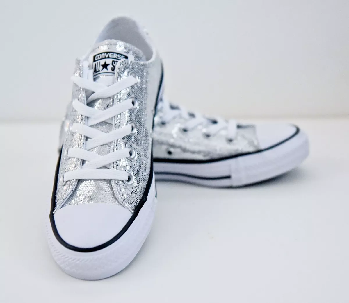 Absolut Milepæl Republikanske parti Converse Chuck Taylor All Star Ox Low Top Sneakers Silver Glitter Size 6 |  eBay