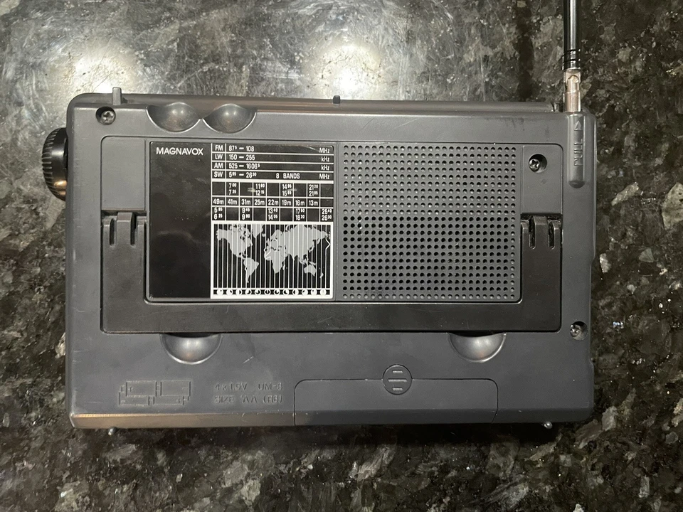 MAGNAVOX D1875 мульти 11-полосный мировой приемник FM/LW/MW/SW радио - проверено работает - Изображение 3 из 4