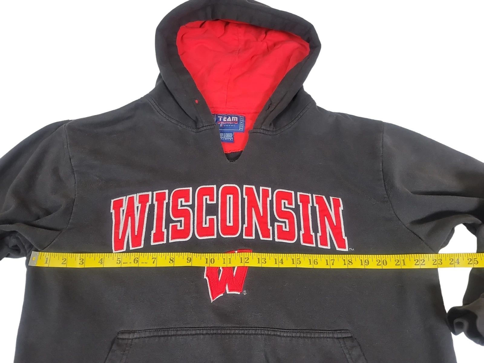 VETEMENTS Felpa con cappuccio nera Wisconsin Badgers taglia large pullover borsa tasca