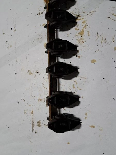 LEFT  SIDE ROCKER ARMS FOR GMC YUKON 2002 - Image 3 of 4