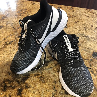 nike revolution 2 black school shoes