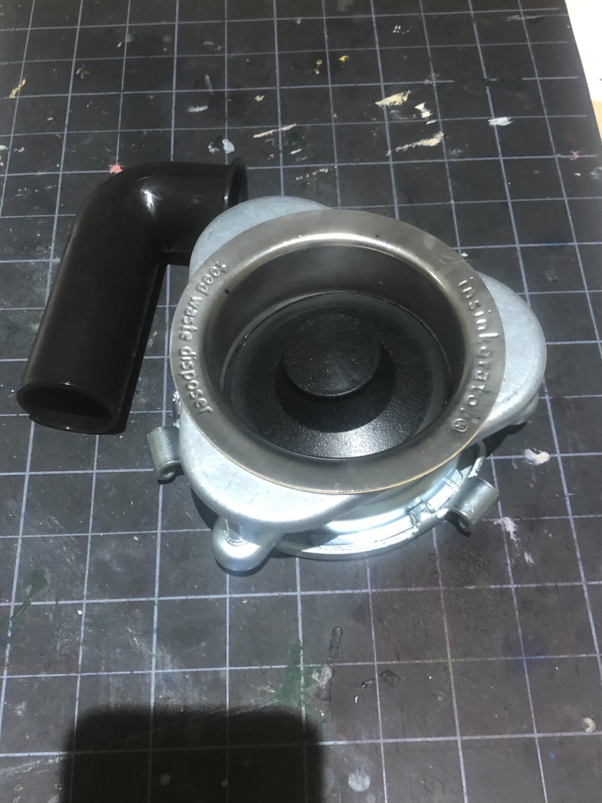 NEW Insinkerator Badger Garbage Disposal Quick Lock Mounting Flange