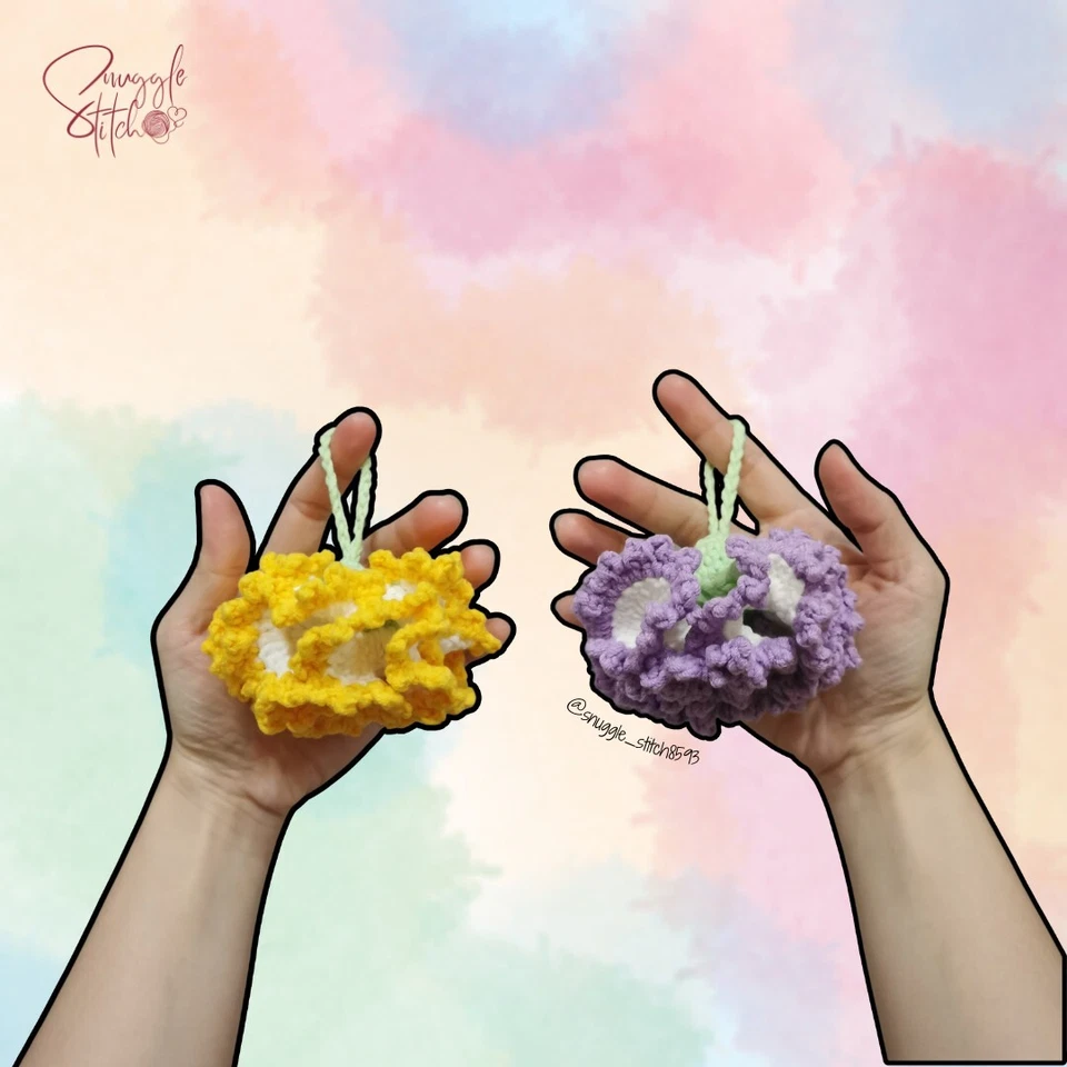 PRESALE HANDMADE CARNATION KEYCHAIN  - Image 2 of 4