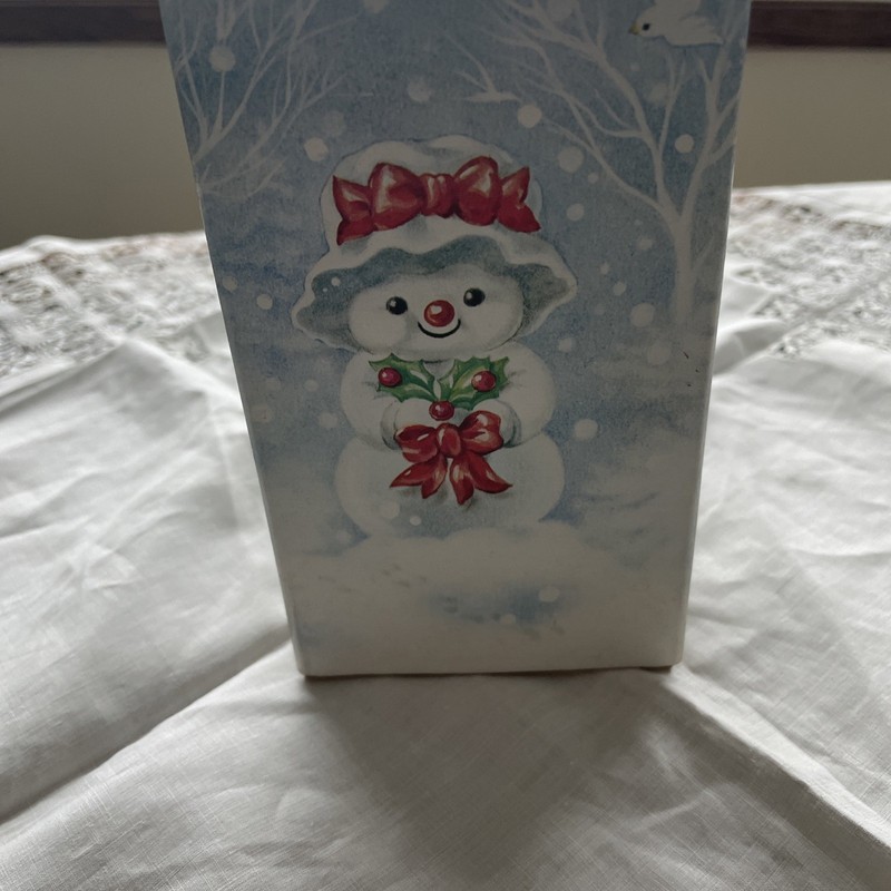 Vintage AVON Mrs. Snowlight Bayberry Fragrance candle in original box