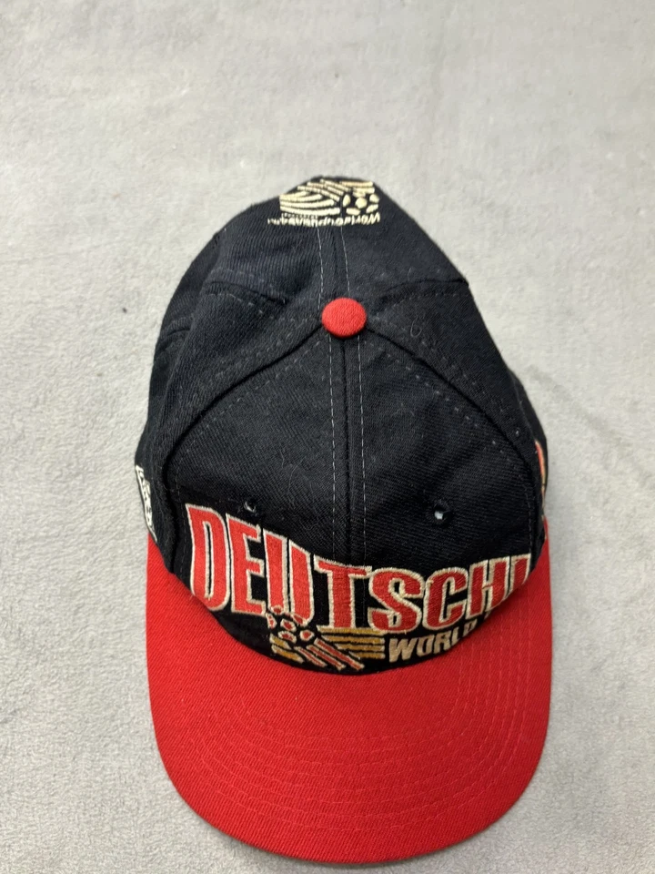 De colección Alemania Gorra Snap Back Copa Mundial EE. UU. 94 Fútbol Fútbol Negro Rojo Años 90 Foto 2 de 4