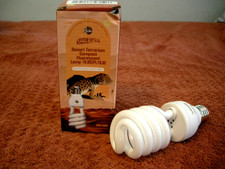 Yauldsun Desert Terrarium Compact Fluorescent Lamp UVA UVB 10.0 CFL NEW