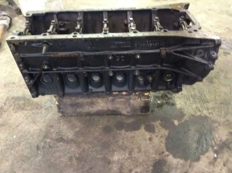 CYLINDER BLOCK 201 TYPE GASOLINE 2.6L FITS 87 88 89 90 MERCEDES BENZ 190E 260E Foto 2 de 4