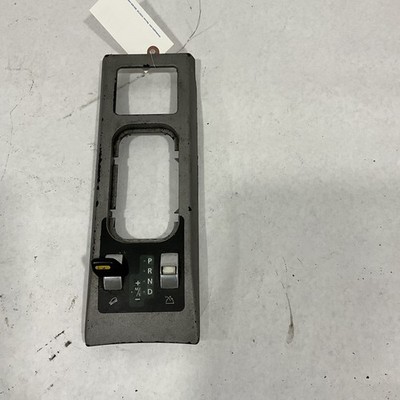 03-06  Range Rover FRONT CENTER CONSOLE SHIFTER PANEL SWITCH OEM# FJV000264lyu