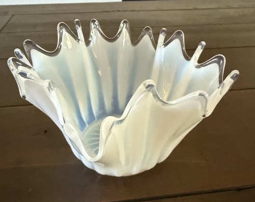 Fostoria Heirloom White & Blue Opalescent Crimped Handkerchief Glass Bowl/Dish - Picture 2 of 9
