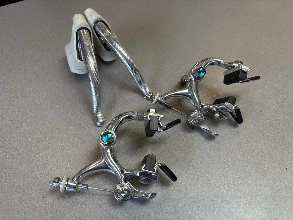 Campagnolo cobalto Brakes And Levers In Excellent Condition — 第 2/4 张图片