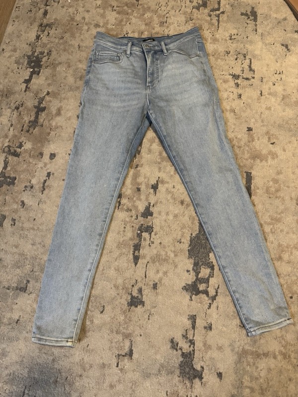 Express Skinny Mid Rise Baby Blue jeans Size 8R Stretch