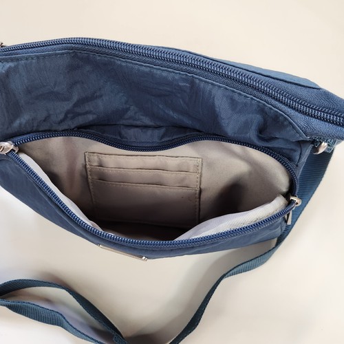 Borsa a tracolla Baggallini piccola in nylon blu con tracolla regolabile - Foto 3 di 12