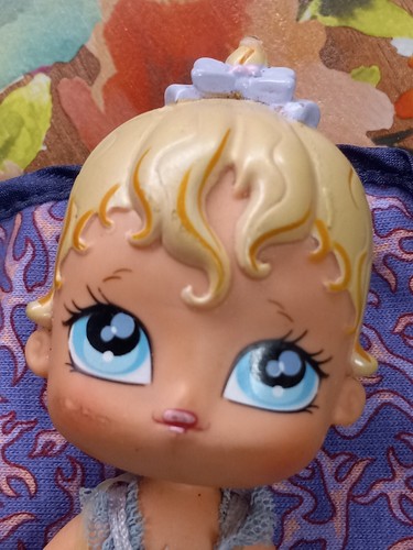 #134 Bratz Babyz Lil Angelz Blonde One Ponytail Blue Eyes COLLECTABLE DOLLS - Picture 3 of 8
